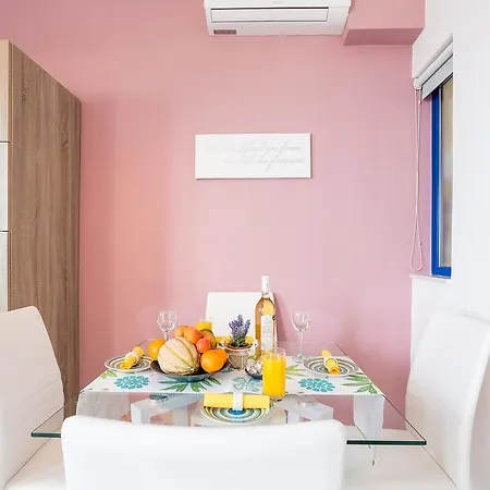 Seaview Luxury Penthouse With Shared Swimming Pool * Għajnsielem