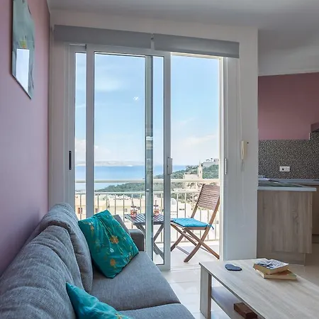 Seaview Luxury Penthouse With Shared Swimming Pool *