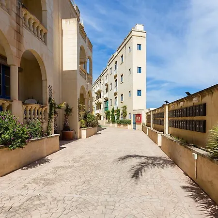 Seaview Luxury Penthouse With Shared Swimming Pool 公寓