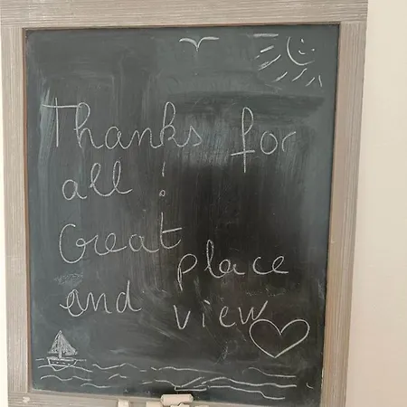 Seaview Luxury Penthouse With Shared Swimming Pool * Għajnsielem