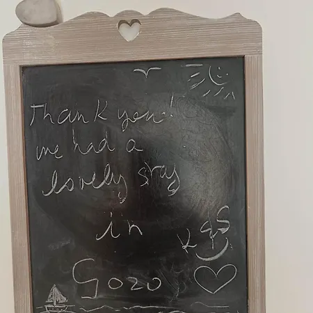 Seaview Luxury Penthouse With Shared Swimming Pool *