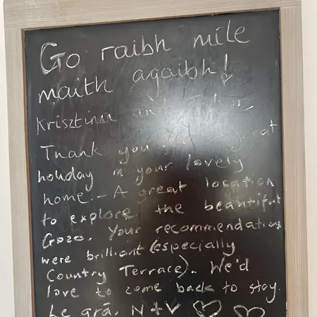 Seaview Luxury Penthouse With Shared Swimming Pool