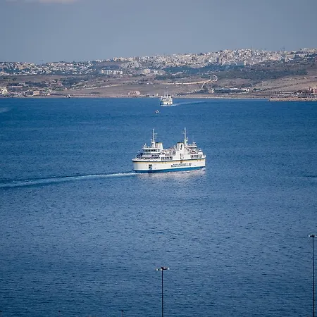 Seaview Luxury Penthouse With Shared Swimming Pool Appartement