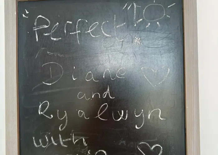 Lejlighed Il-kannizzata Luxurious Gozo Penthouse With Sea View & Pool Għajnsielem